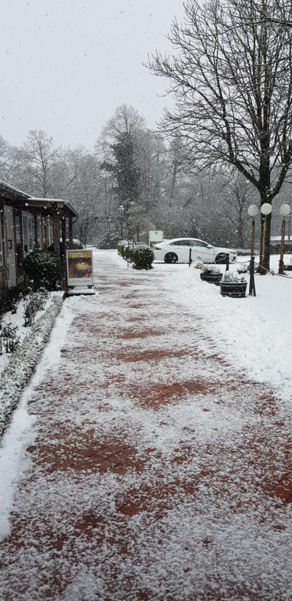 ホテル Oste Bremervörde エクステリア 写真